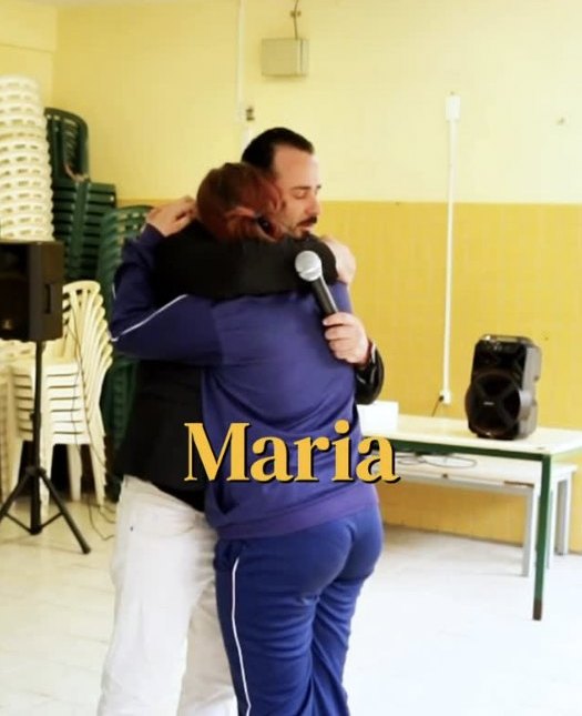 Momento de abraço entre Lucas e uma participante